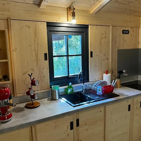En Bois Pour 5 Personnes Avec Espace Exterieur Privatif Et Climatisation * Clermont-lʼHérault