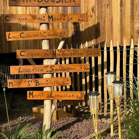Chalet En Bois Pour 5 Personnes Avec Espace Exterieur Privatif Et Climatisation