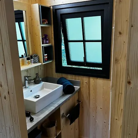 En Bois Pour 5 Personnes Avec Espace Exterieur Privatif Et Climatisation Chalet *