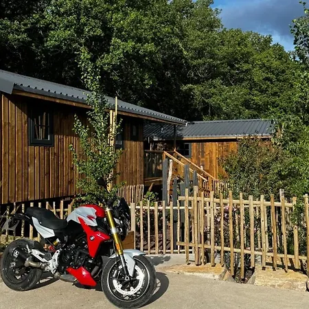 En Bois Pour 5 Personnes Avec Espace Exterieur Privatif Et Climatisation Chalet Clermont-lʼHérault