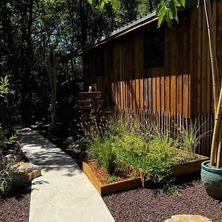 En Bois Pour 5 Personnes Avec Espace Exterieur Privatif Et Climatisation * Clermont-lʼHérault